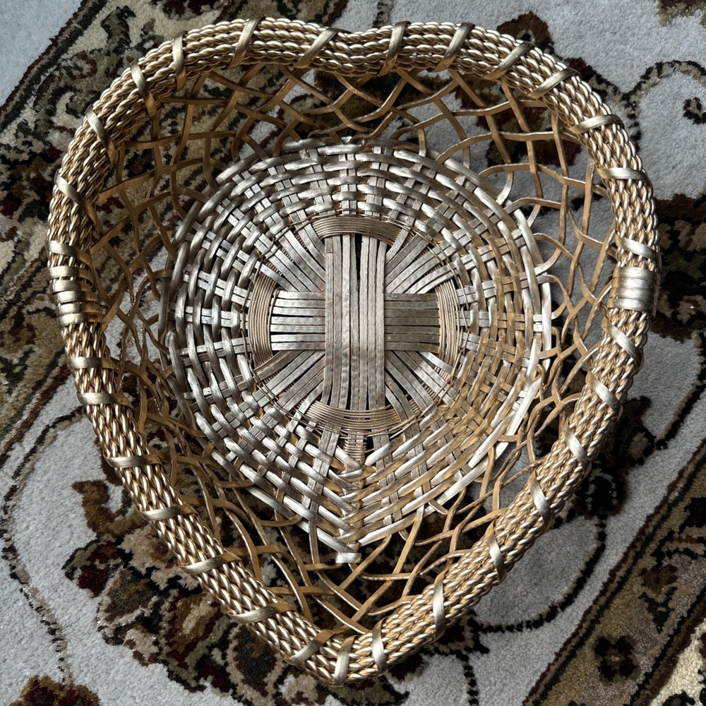 Vintage Metal Basket 9.25" Heart-Shaped‎ Woven Gold Tone Farmhouse Decor